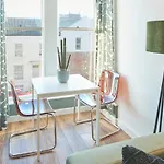 Abbey Nest - Feel Away From Home! *