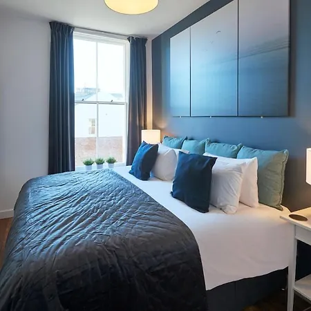 Abbey Nest - Feel Away From Home! *