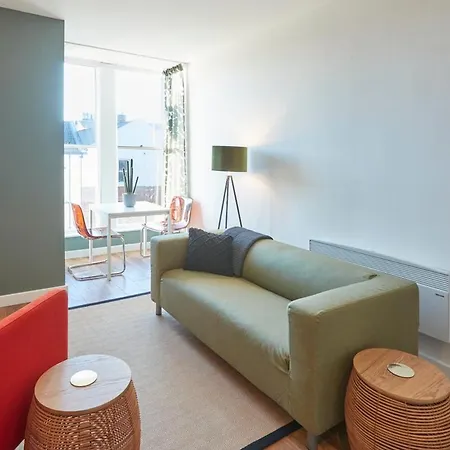 Abbey Nest - Feel Away From Home! *