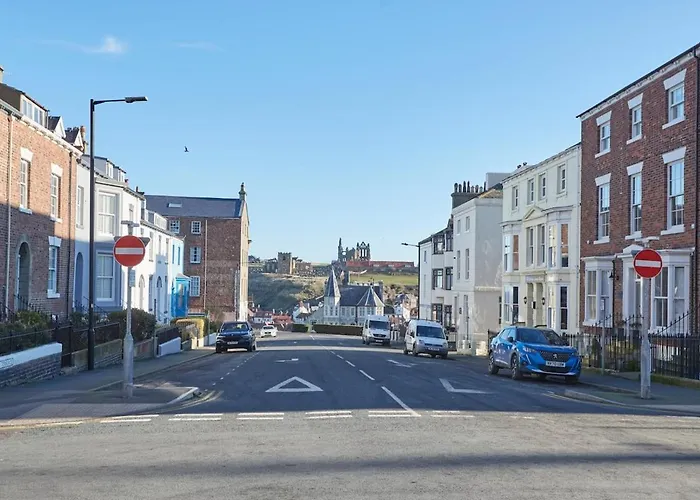 Abbey Nest - Feel Away From Home! * Whitby